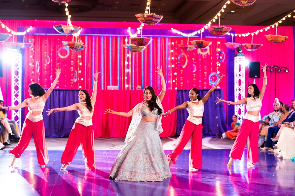 View More: http://thatfirstmoment.pass.us/jennieroshan