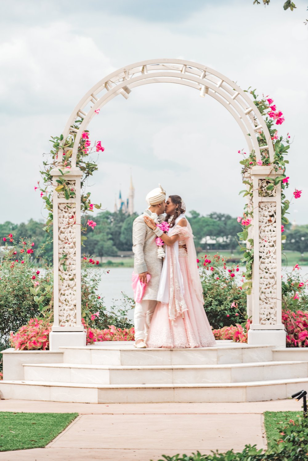 View More: http://thatfirstmoment.pass.us/jennieroshandisney